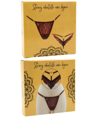 String taupe en dentelle avec bijou cœur doré 